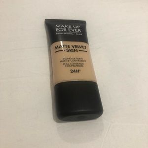 Makeup Forever Matte Velvet Skin Foundation- Y225